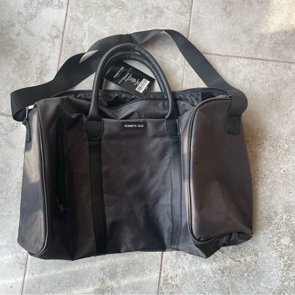 Kenneth Cole Weekender Bag - Picture 2 of 8